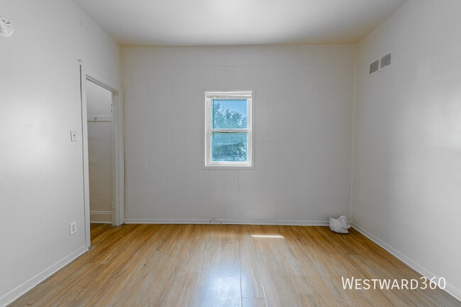 Photo - 4901 Magoun Ave Unit 2R