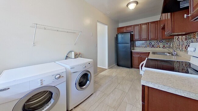 Photo - 3034 Belden St Unidad 3034 Belden St. # 4