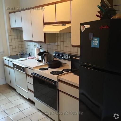 Building Photo - 128 Hemenway St Unit 402 Rental
