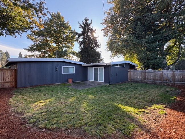 Photo - Beautifully updated 2 bedroom 1 bath duple...