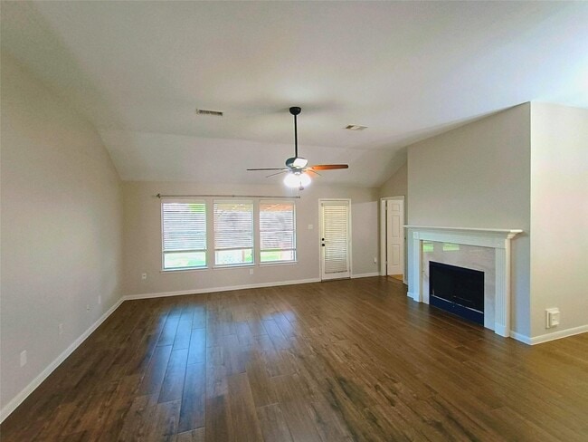 Photo - 3821 Pin Oak Dr N