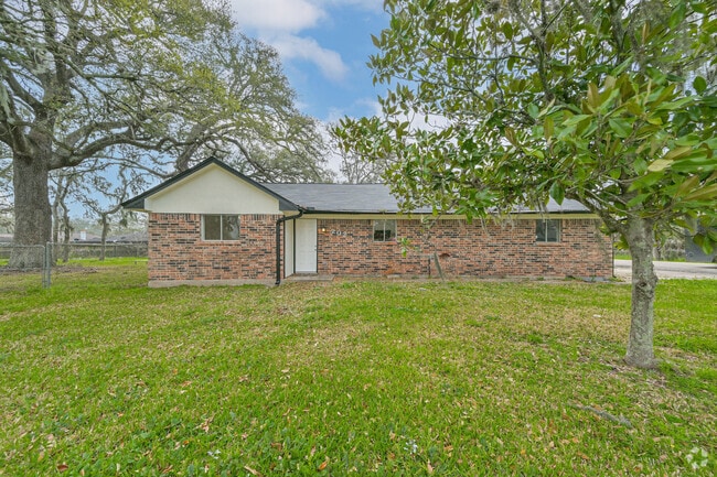 Building Photo - 202 Lakewood Dr Rental