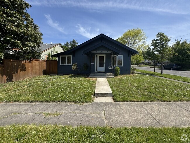 Building Photo - 2393 Emerald St Rental