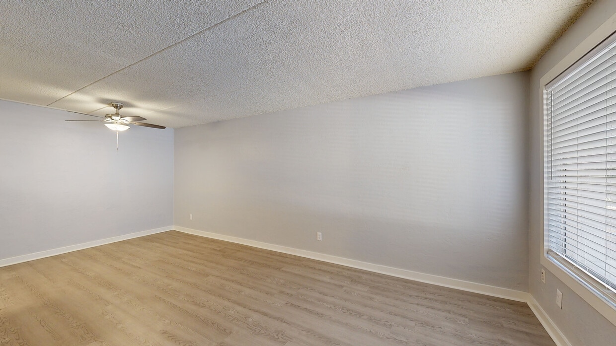 Photo - Waters Edge Apartments