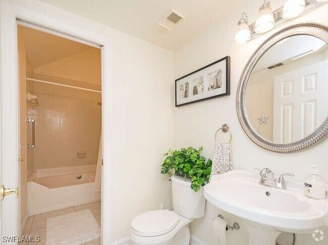 Building Photo - 60 Emerald Woods Dr Unit B 5 Rental