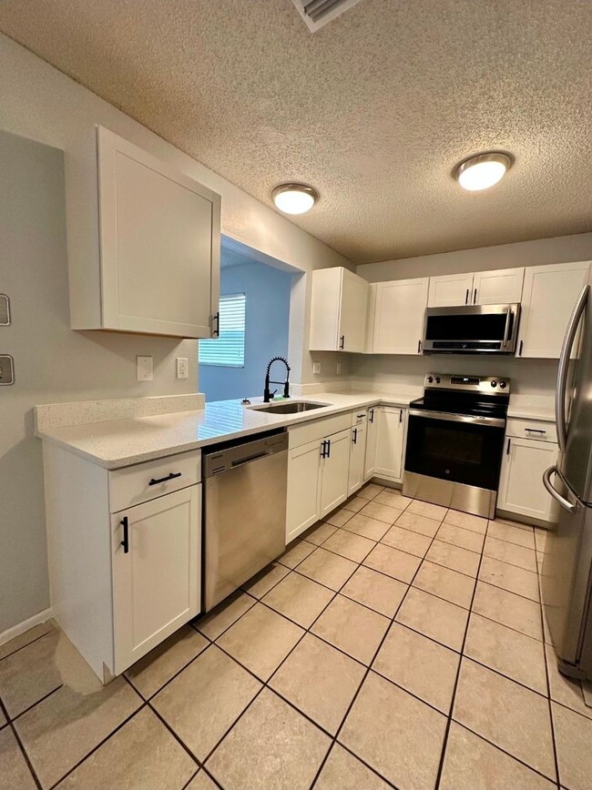 Photo - 3 bedroom 2 bathroom house fully fenced in...