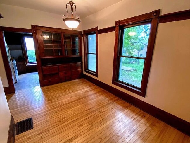 Photo - 804 N Cascade St