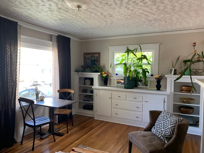 Photo - 824 N Killingsworth Ct