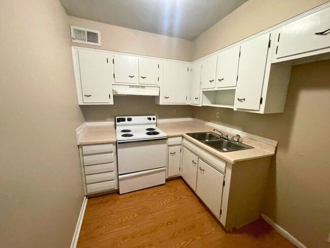 Photo - Orchard Apartments