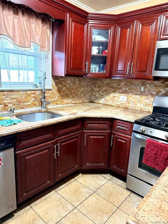 Photo - 94-18 225th St