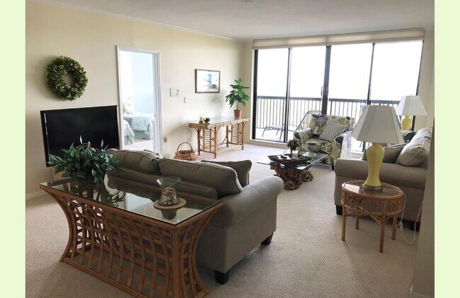 Photo - ** PELICAN BAY THE DORCHESTER HIGH RISE BE...