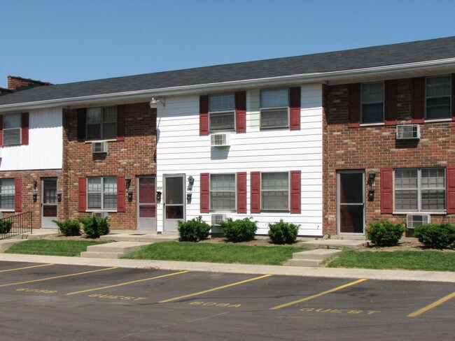 Colonial Village Apartments For Rent in Dayton, OH