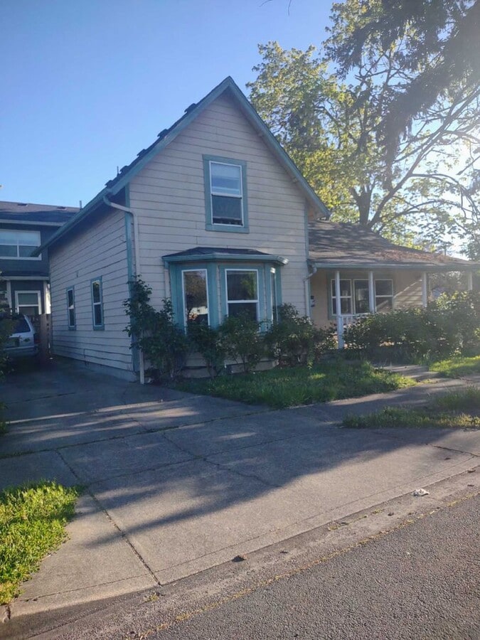 Photo - Cute 4/BD-2 Bath Home Off Pioneer Parkway