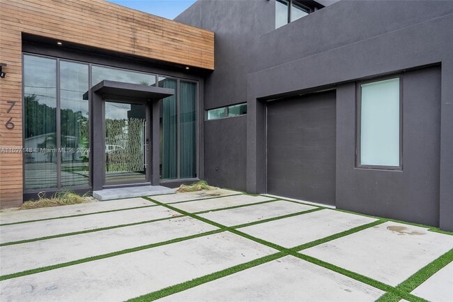 Photo - 76 NW 44th St