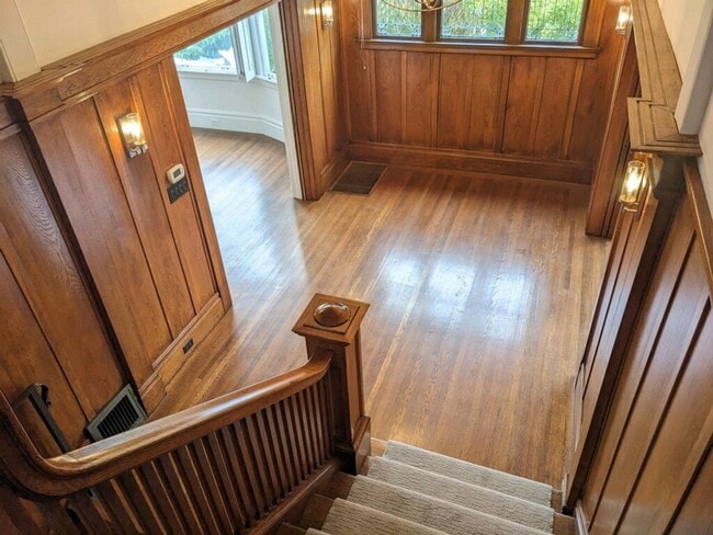 Photo - Spacious 4+ Bedroom House in Jordan Park with 2-Car Parking