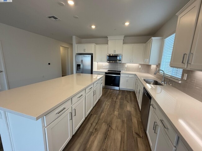 Photo - 1013 Bluebell Cir