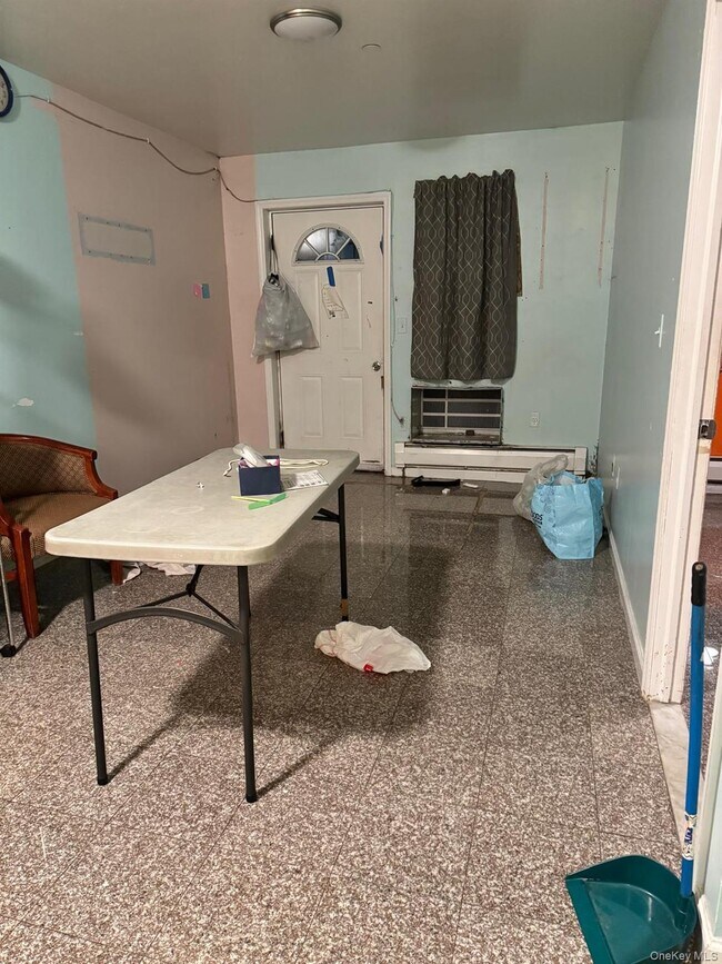 Photo - 35-27 109th St