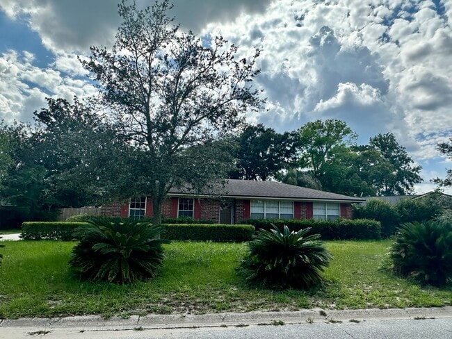 Photo - 261 Dillon Dr