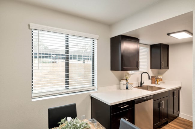 Photo - 1827 E Lemon St Unit 06