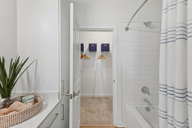 Hamlet Avalon Park - Homes and Townhomes For Rent