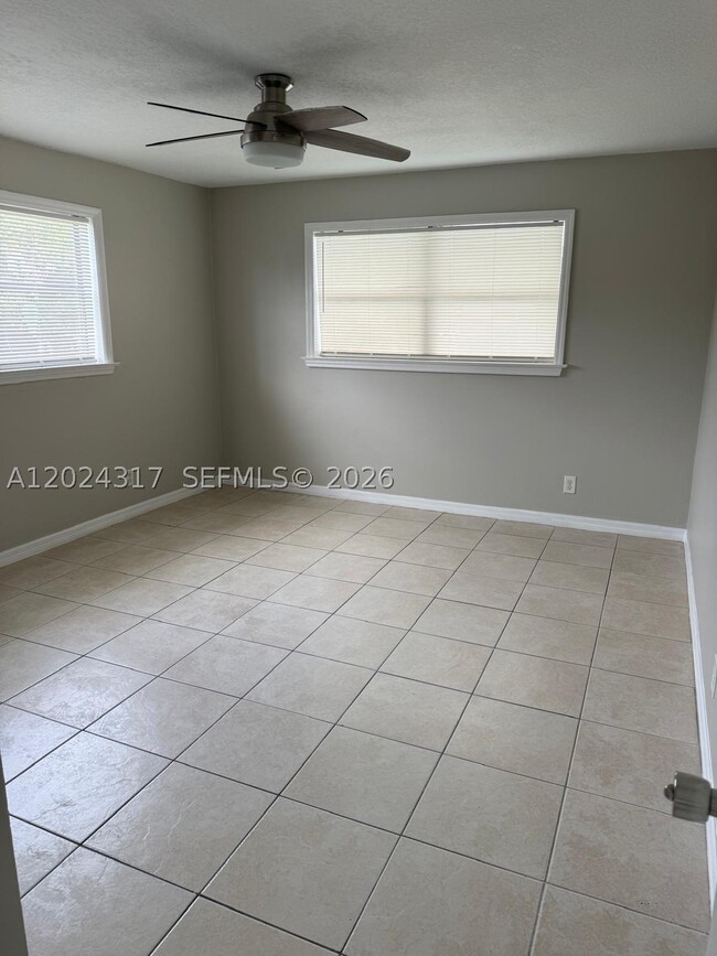 Photo - 588 Holly Dr Unit B