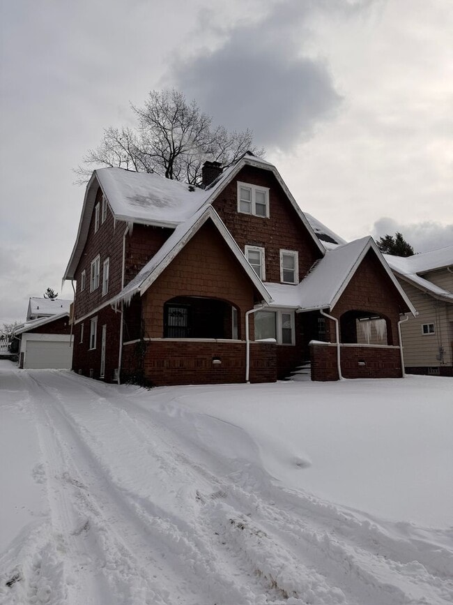 Building Photo - Oakland-Akron Unit 967 Oakland