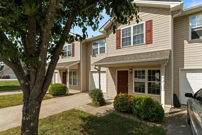 Building Photo - Great Townhouse - Convenient Arden Location