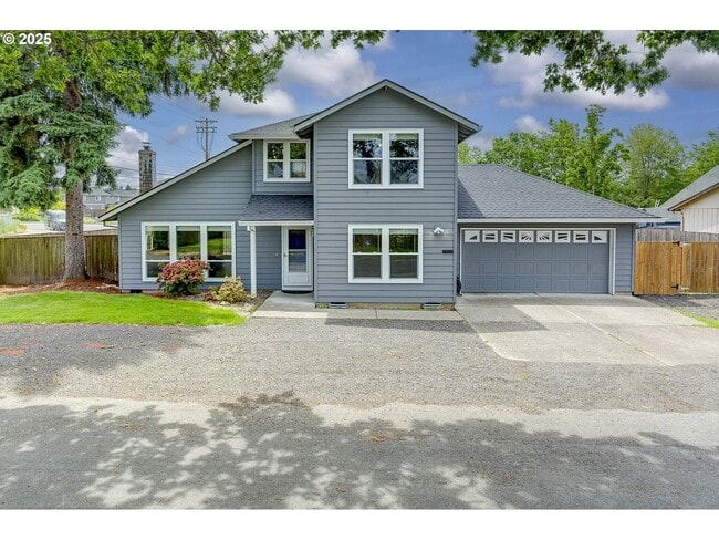 Building Photo - 3017 SE Brookwood Ave Rental