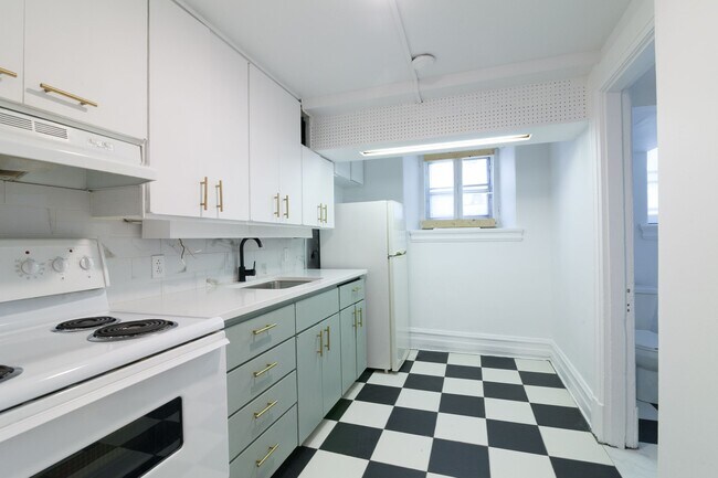 Building Photo - 1245 Rue St Marc Unit 33