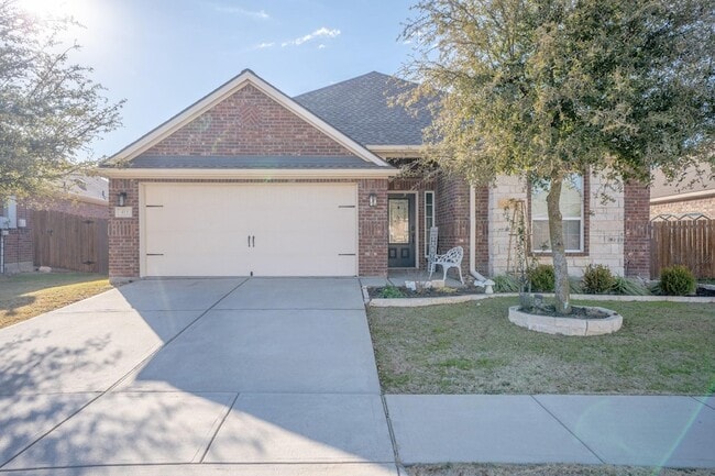 Photo - 413 Lipizzan Ln