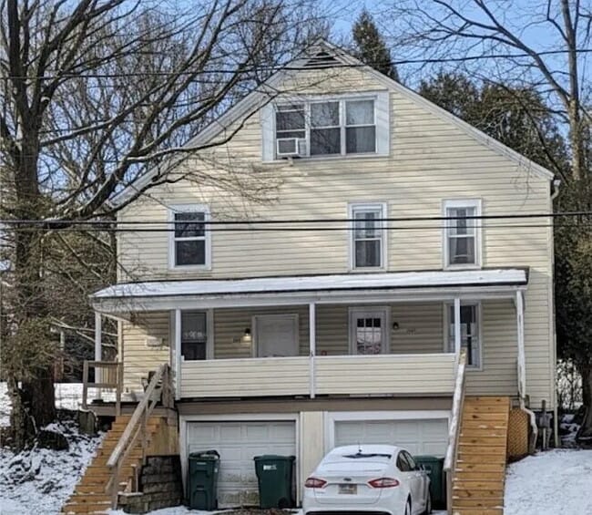 Building Photo - Spacious 3 Bedroom Apartment Near IUP – Ideal for Roommates