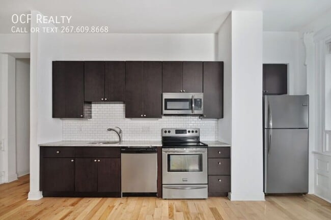 Building Photo - 1311 Spruce St Unit 203