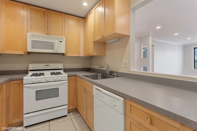 Photo - 6060 N Ridge Ave Unit 4D