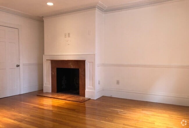 Building Photo - 254 Newbury St Unit 5 Rental