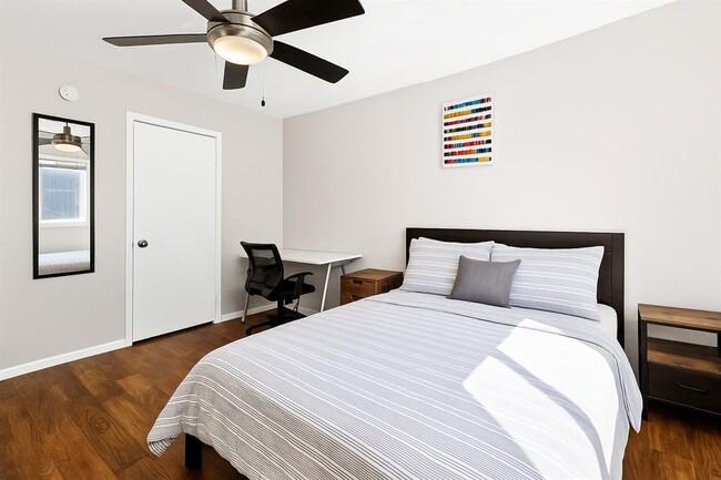 Photo - 2401 Manor Rd Unidad 214