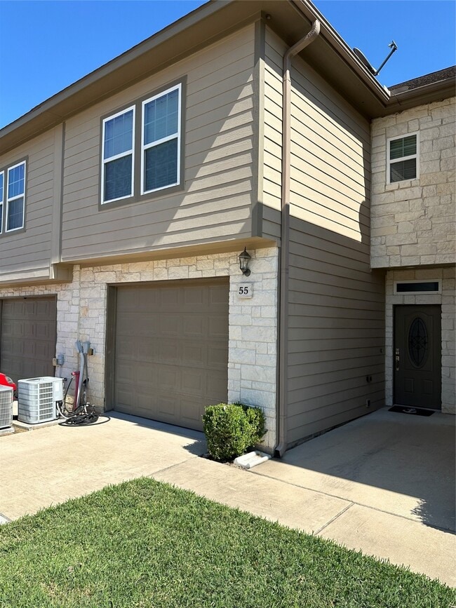 Photo - 17570 Hwy 105 W