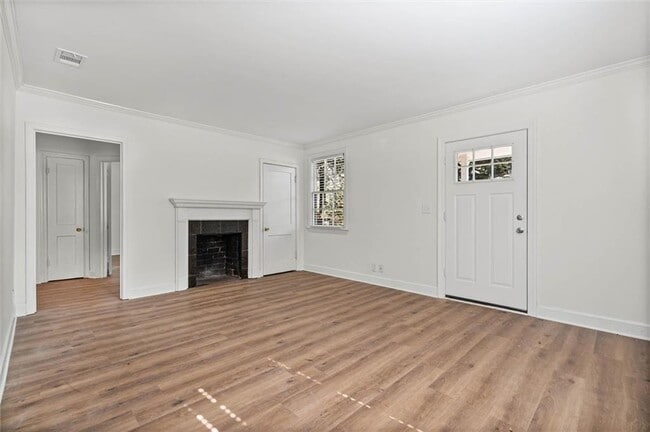 Photo - 5213 Pineview Ln S