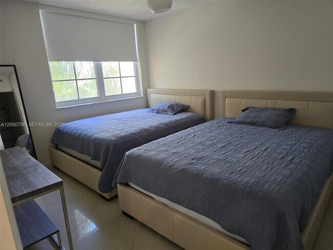19999 E Country Club Dr Unit 1407