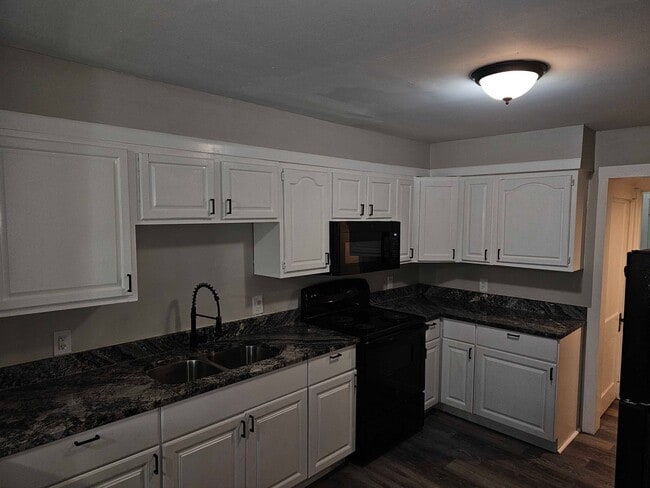 Photo - 1808 Holman St