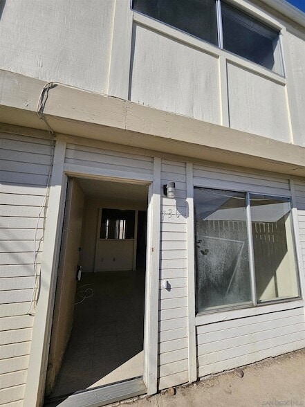Building Photo - 736 Florence St Rental