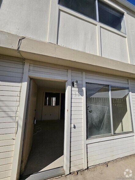 Building Photo - 736 Florence St Rental