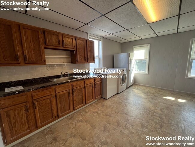 Building Photo - 14 Washburn St Unit 3