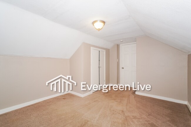 Photo - 1144 Chelsea Ave