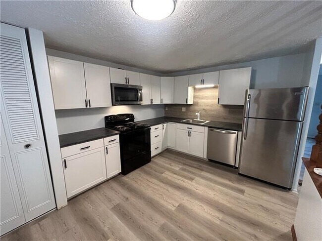 3101 Camberly Dr