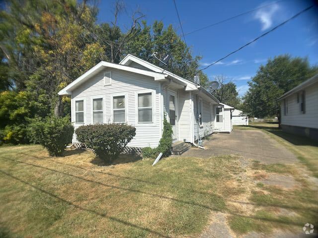 Building Photo - House in East Peoria near Levee district