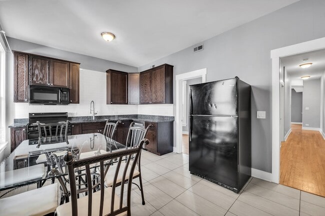 Photo - 3208 W Wabansia Ave Unit 2E
