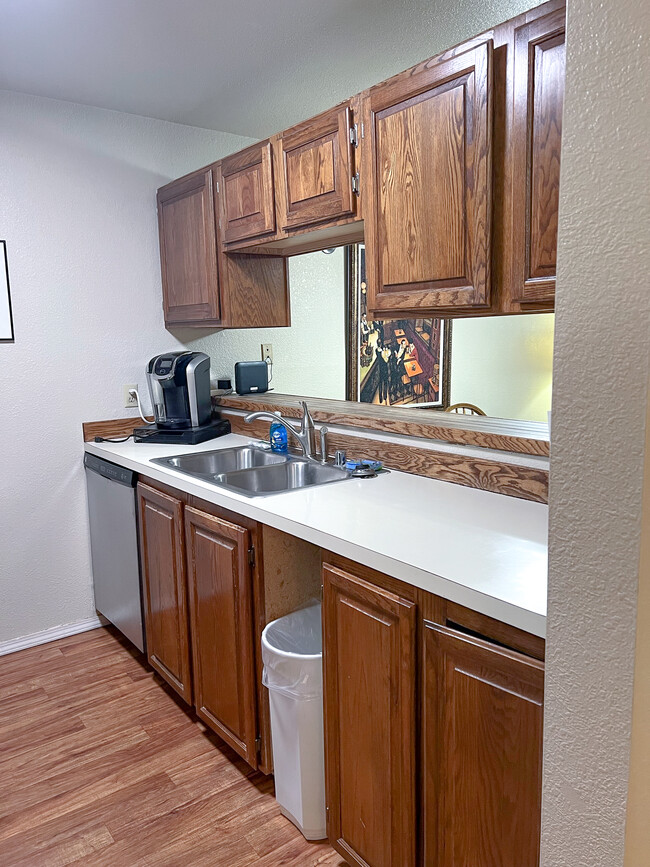 Photo - 310 E 11th Ave