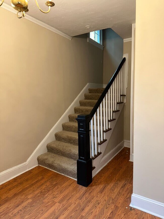 Photo - 119 Lee Avenue Unit B