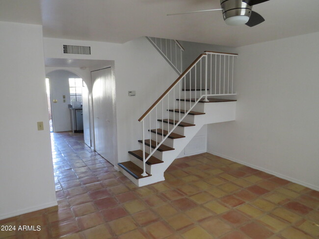 Photo - 921 W University Dr