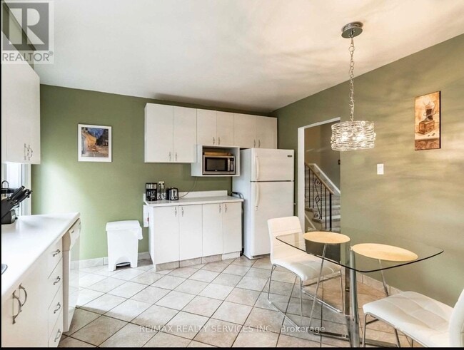 Photo - 64 Brookdale Crescent